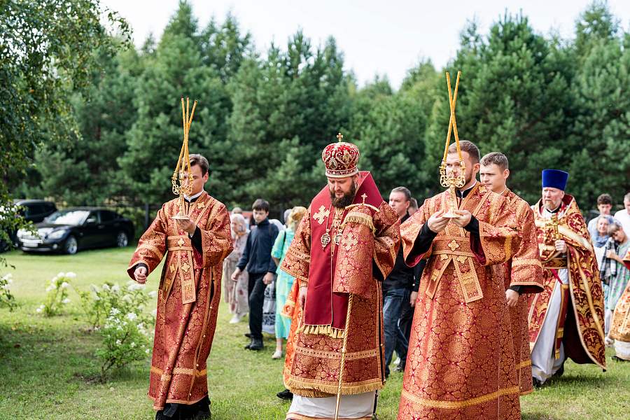 Архиерейское богослужение в Борисо-Глебском храме села Енино г.о. Серпухов